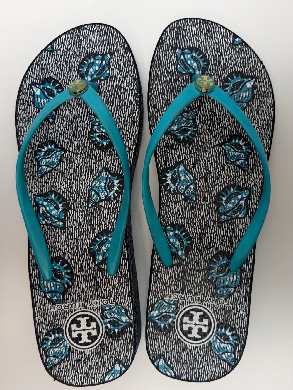 Like New Tory Burch Thandie Seashell Wedge Flip Flops Sz 9 - Picture 3 of 5